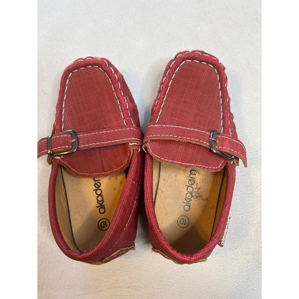 red akademiks loafers
